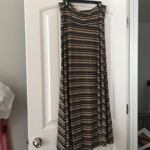 LuLaRoe Maxi Skirt- size L
